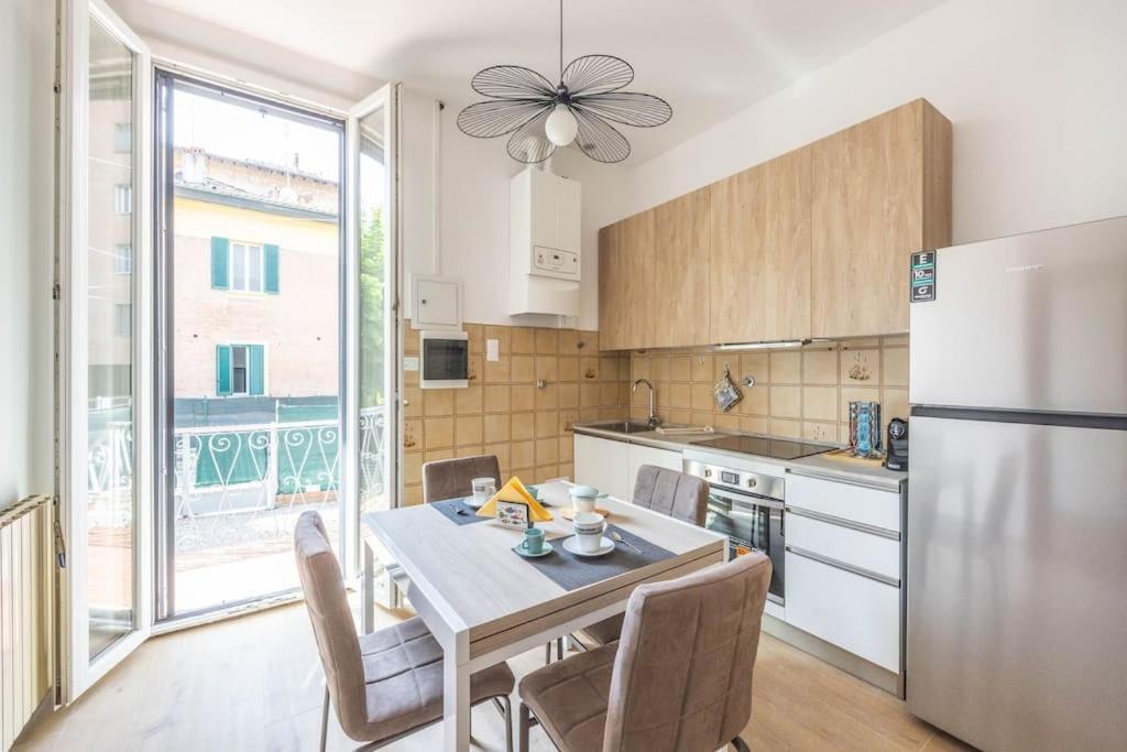 Essential Bologna - Ambrogio Host Appartement Buitenkant foto